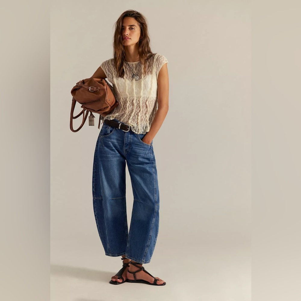 NWT Free People We The Free CRVY Venus Barrel Jeans size 28 Short